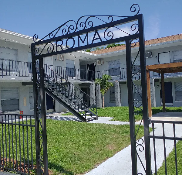 Roma on Dale Mabry II — Photo 3