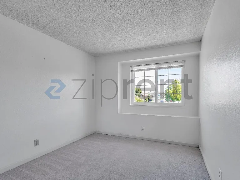 32805 Palmdale Ct — Photo 24