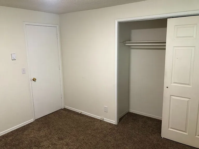 Three Bedroom Duplex in South East Salem — Photo 8