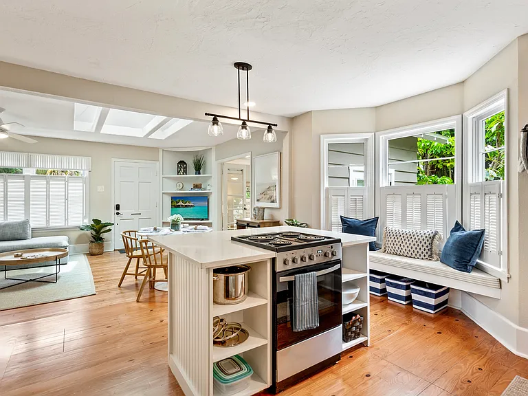 1010 Virginia Dr — Photo 11