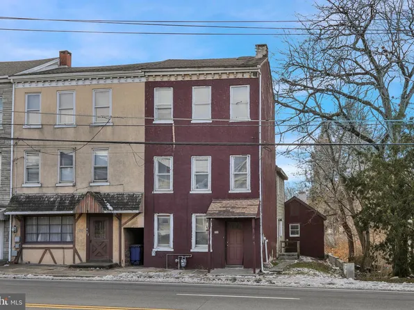 70 N Centre Ave, Leesport, PA 19533