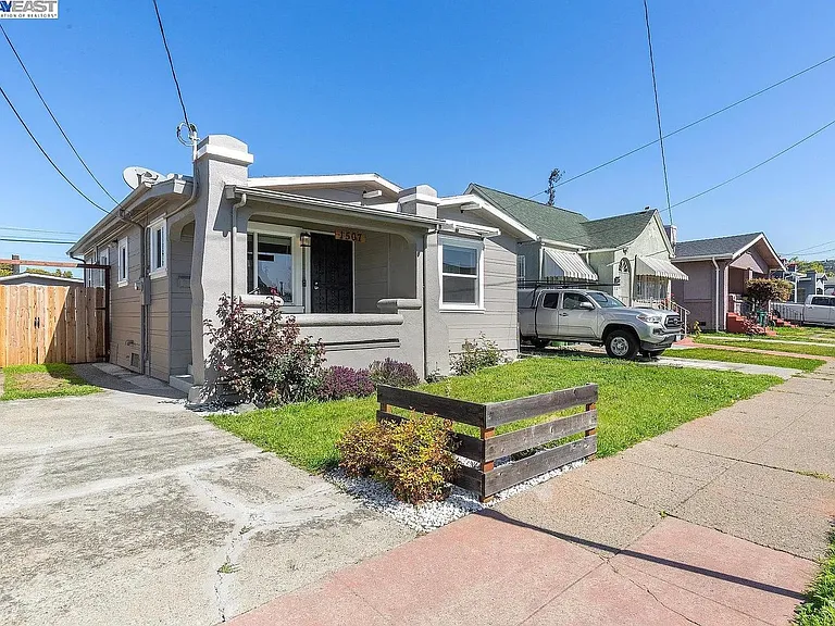1507 67th Ave — Photo 5