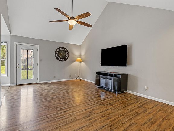 4th image of 1168 Bay Meadows Dr