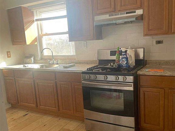 4th image of 56-12 142nd St Floor 2