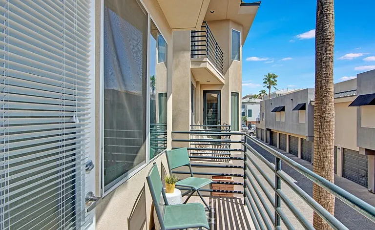 Pavilions on Central Apartments — Photo 14