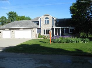 63 Fox Point Dr, Appleton, WI 54911