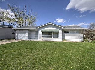 2250 Grandview Dr, Decatur, IL 62526