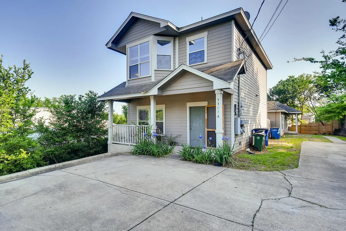 Building Photo - 5305 Delores Ave #A
