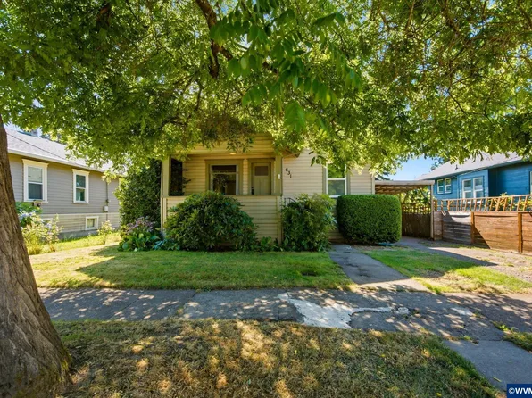 631 Breys Ave NE, Salem, OR 97301