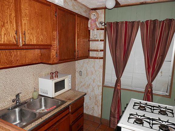5th image of 416 Redwood Dr