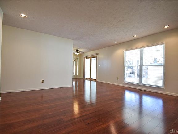 5th image of 97 Moore Dr