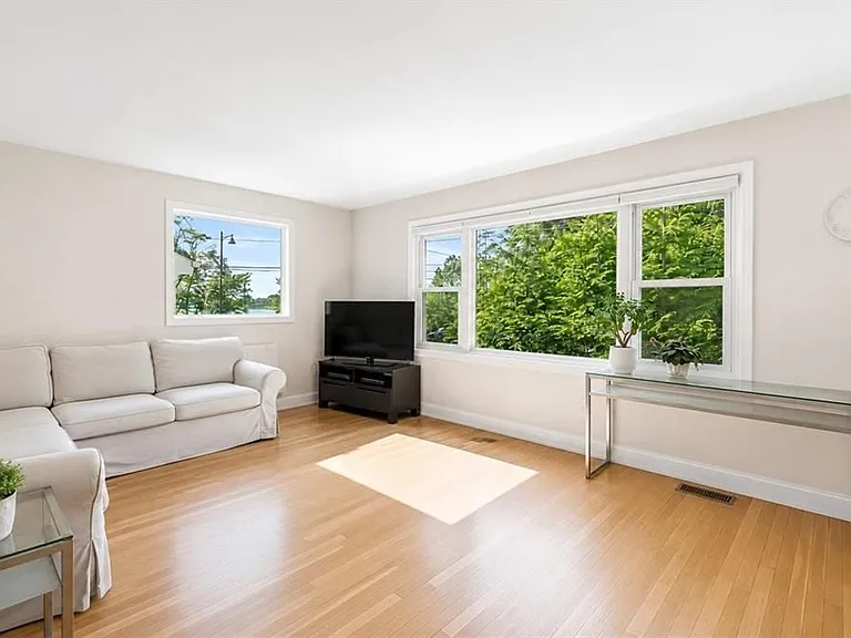 5 Interlocken Rd — Photo 9