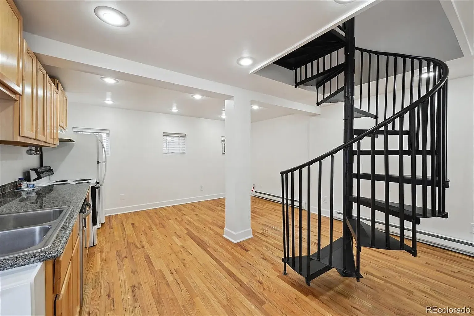 1 bed, 1.5 bath, 700 sqft, $1,595 — Photo 1