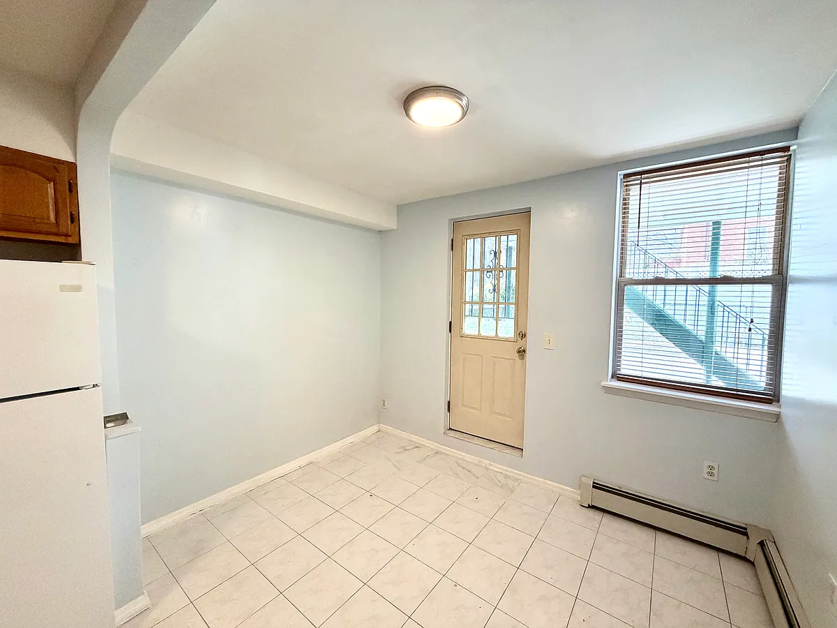 Building Photo - 2338 E 26th St #1