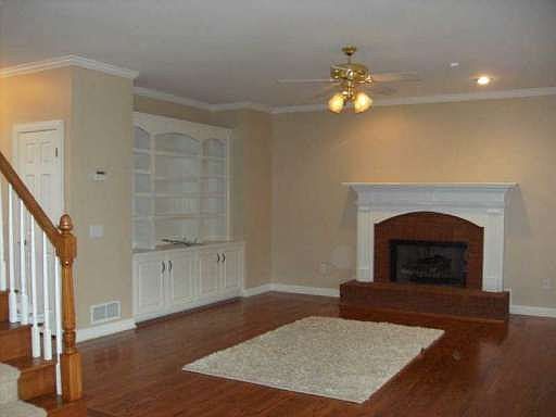 4th image of 967 Great Pine Ln