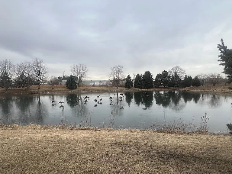 285 Lakeshore Dr — Photo 33