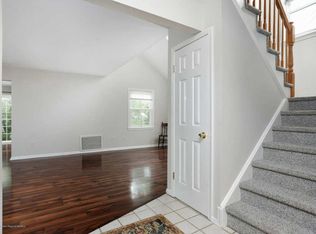 4 Stowe Ct, Freehold, NJ 07728