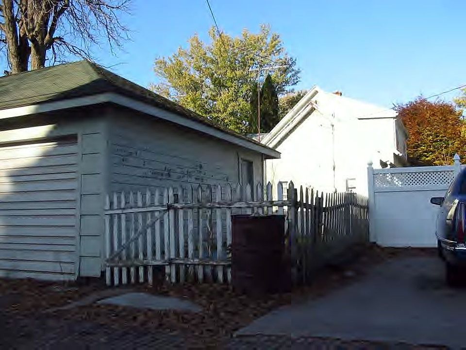 2nd image of 1020 N 7th St