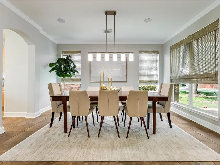 10400 Roy Butler Dr — Photo 15