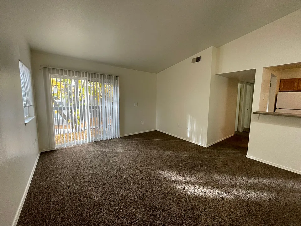 10859 Ustick Rd #202
