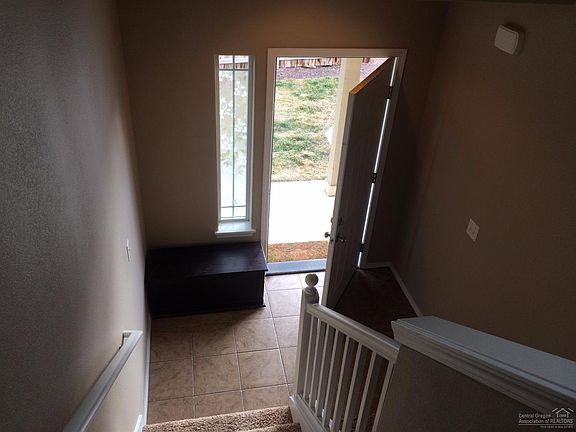 3rd image of 784 NW Green Forest Cir