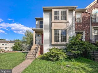 6370 Palmetto Pl, Centreville, VA 20121