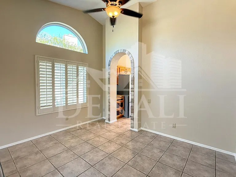 1211 E Drake Dr — Photo 6