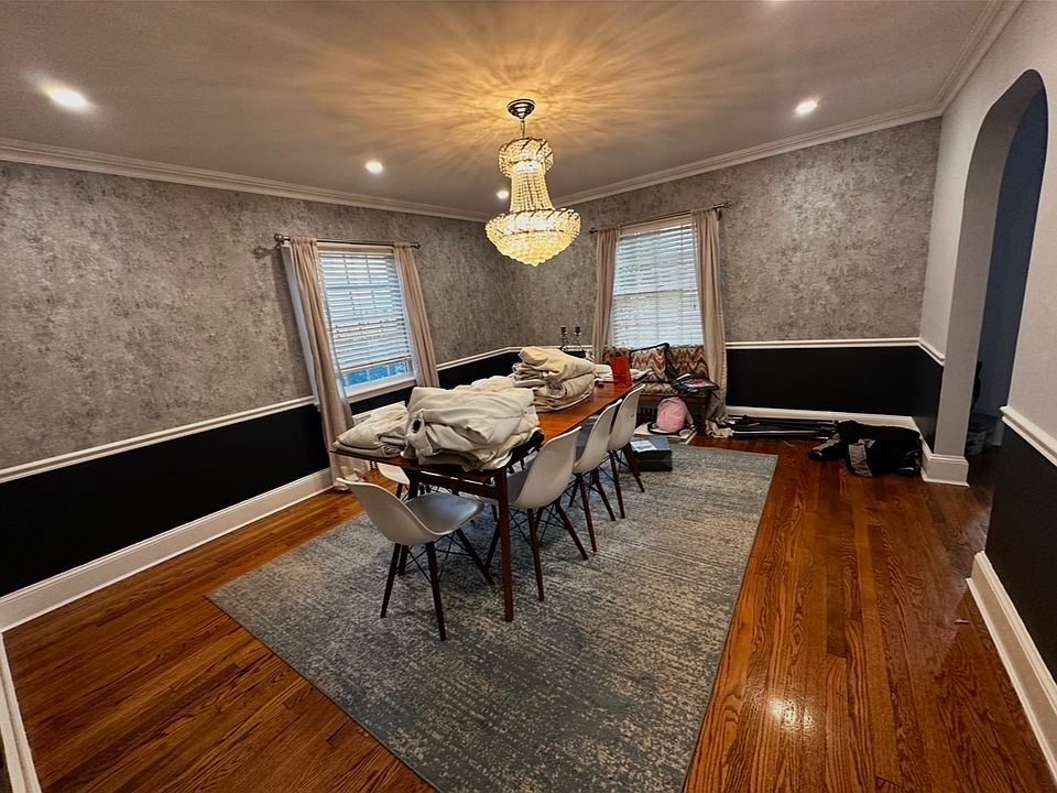 2nd image of 180 Cherry St