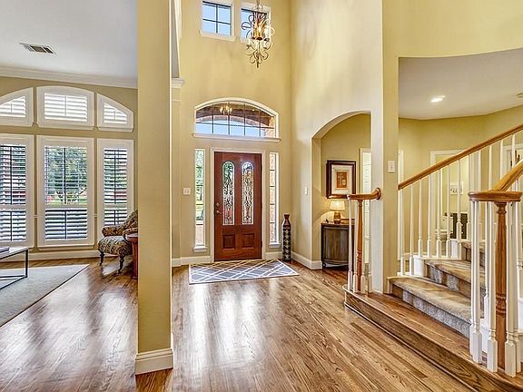 5th image of 224 Lionhart Pl
