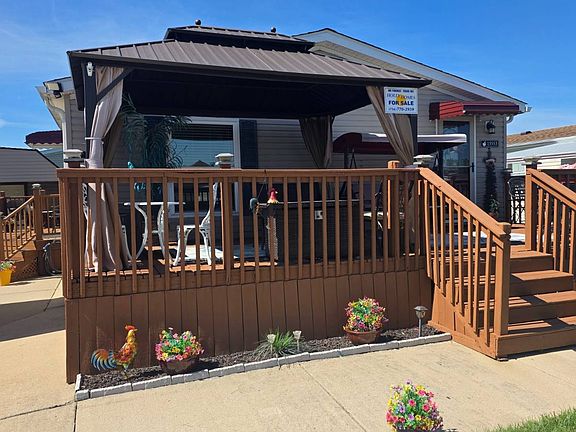 2nd image of 13553 Pear St