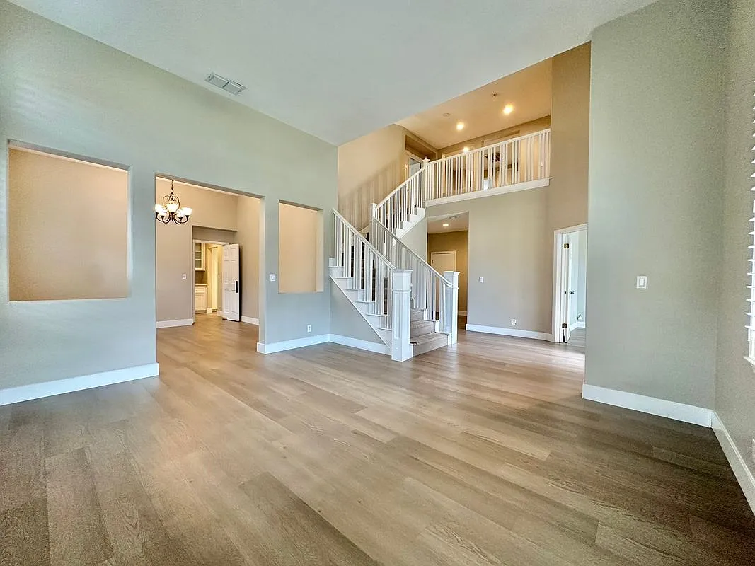 4 bed, 3.0 bath, 3050 sqft, $4,300 — Photo 4