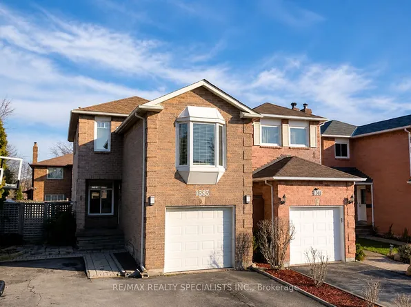 1383 Hazel McCleary Dr, Oakville, ON L6J 7B2