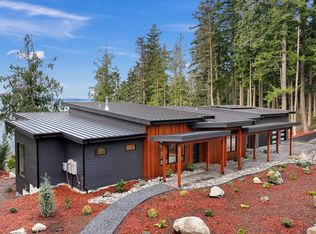 166 Soundview Dr, Bellingham, WA 98229