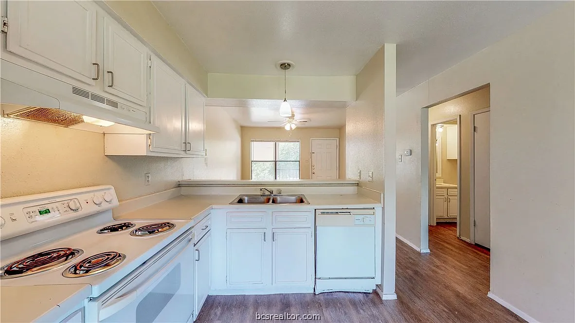 2 bed, 1.5 bath, 878 sqft, $950 — Photo 3