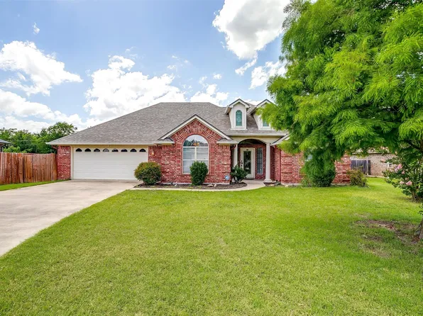 2311 Springhill Ct, Mineral Wells, TX 76067