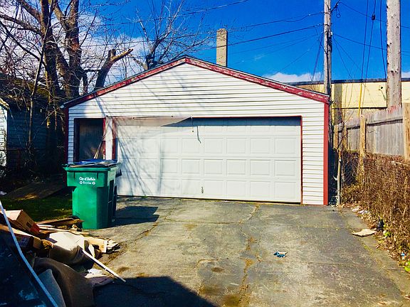 3rd image of 398 Warwick Ave