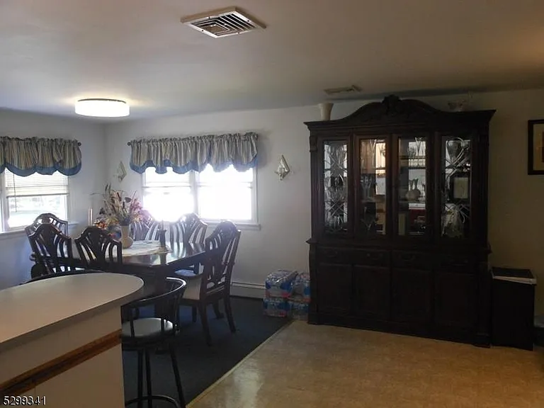 206 Ryerson Rd — Photo 8