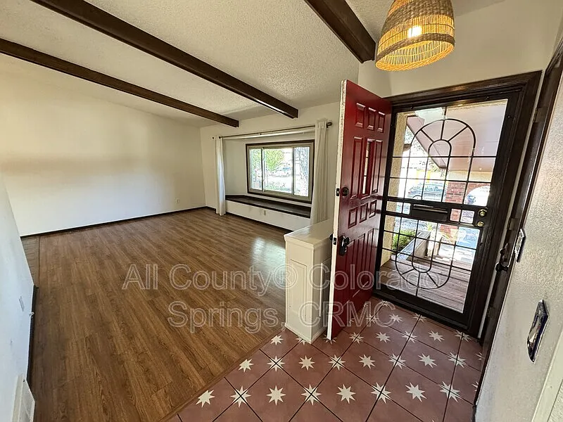 3 bed, 2.5 bath, 1854 sqft, $2,695 — Photo 2