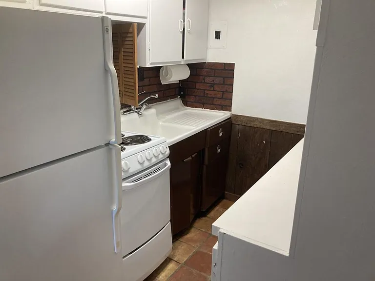 276 Cambridge Blvd — Photo 6