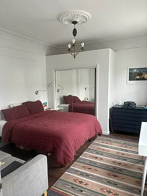 Rented by Ulas Real Estates Inc | media 25