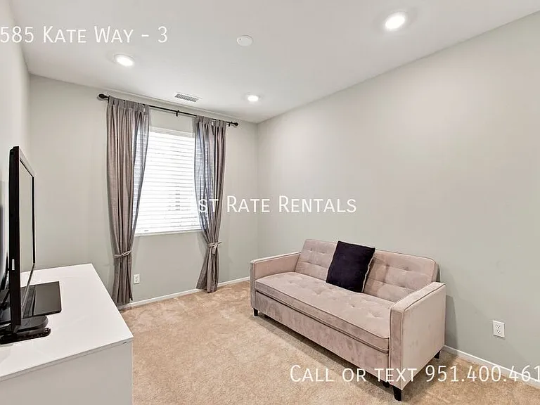 5585 Kate Way #3 — Photo 12