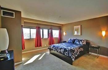 4th image of 100 Park Ave W APT 1603