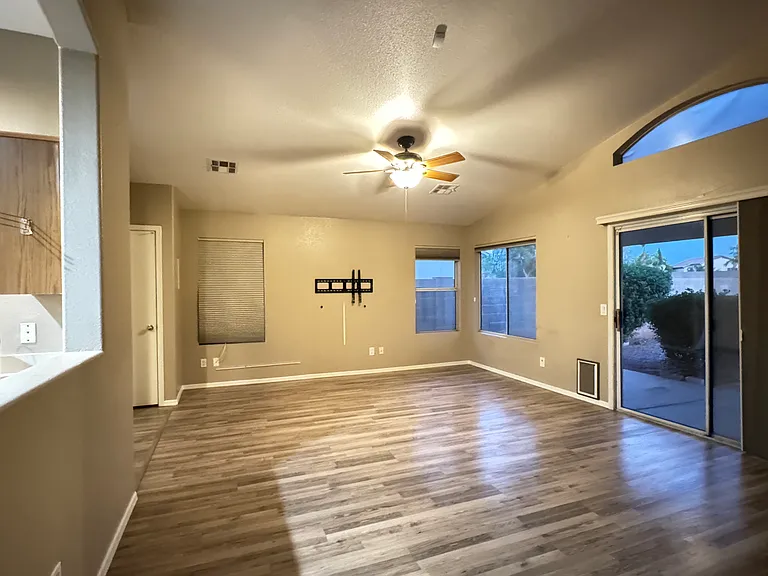 7443 W Via Del Sol Dr — Photo 4