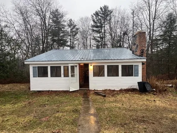 451 Clines Country Rd, Lashmeet, WV 24733