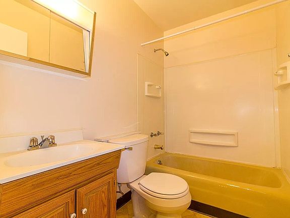 4th image of 2016 Longyear Ave APT 6