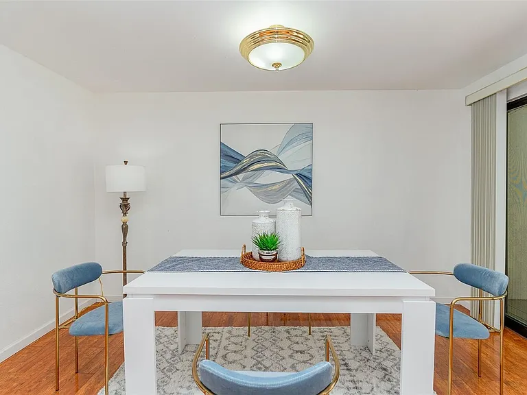 10211 NE 16th Pl #R8 — Photo 8