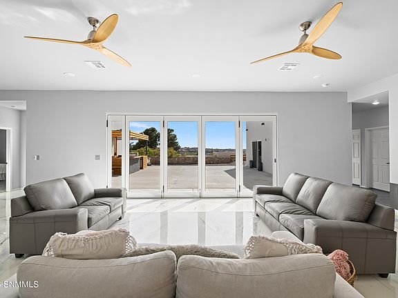 3rd image of 506 Corona Del Campo Loop