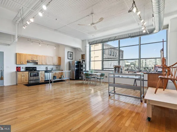 2200 Arch St APT 401, Philadelphia, PA 19103