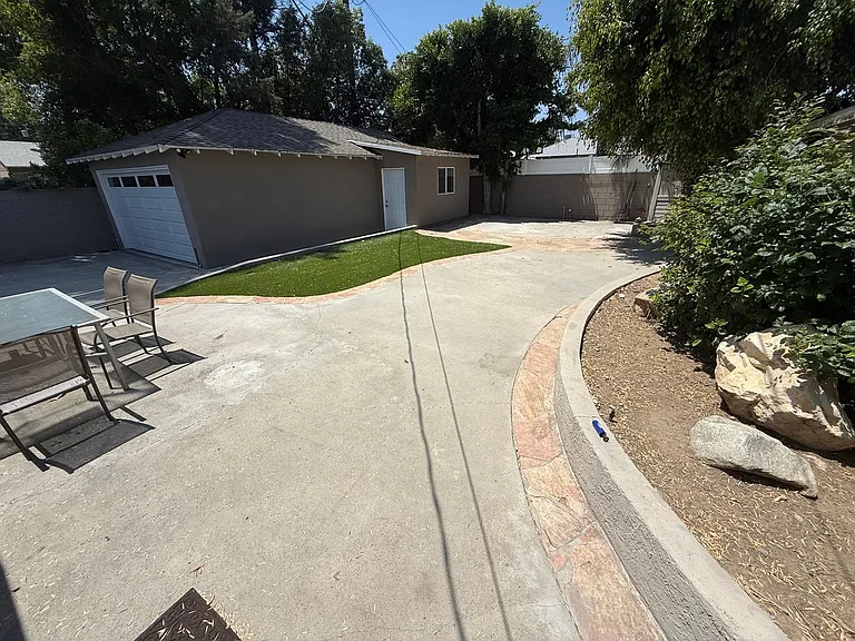 6059 Bluebell Ave — Photo 21
