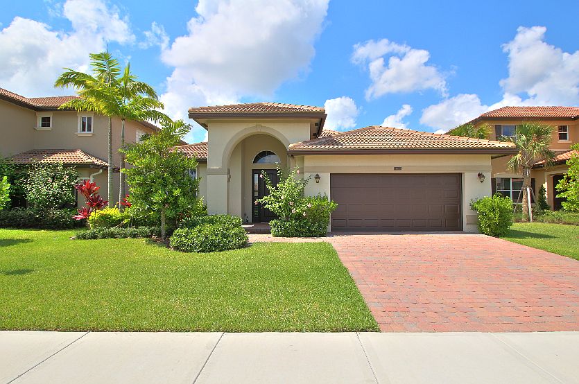 1st image of 4990 Manchia Dr